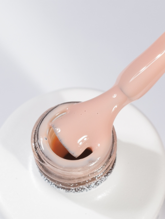 База камуфлирующая каучуковая для ногтей Тон 1502 Sofiprofi Lilia, 10 мл